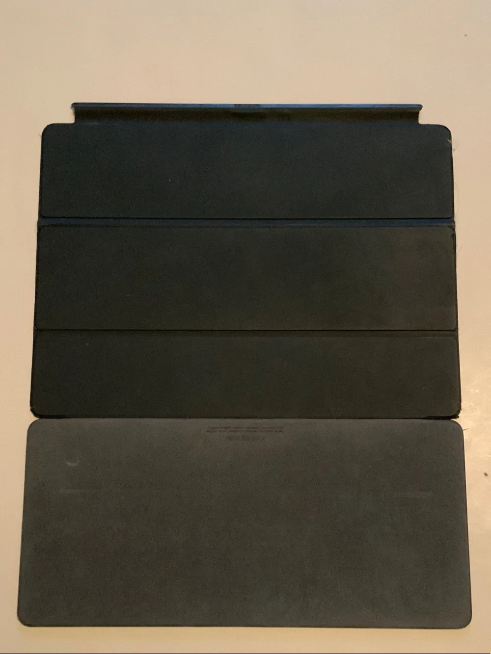 Apple Black Tri-Fold iPad Smart Cover